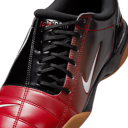 Men's Nike Total 90 “Bred Gradient”