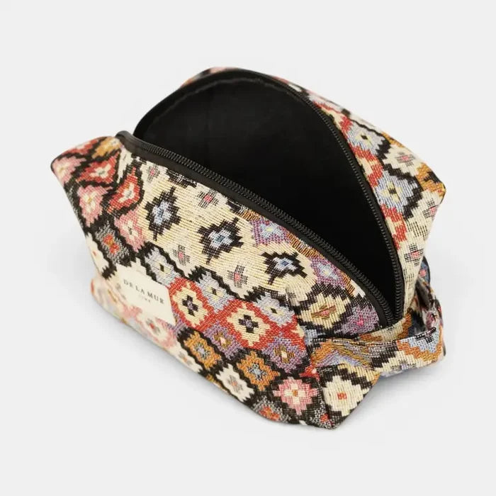 De La Mur Lines - Squared Makeup Bag in Ore Geometric Jacquard