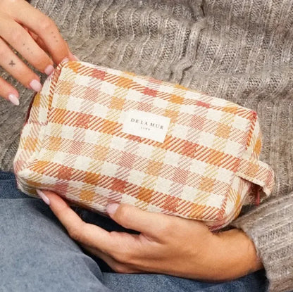 De La Mur Lines - Squared Makeup Bag in Zia Gingham