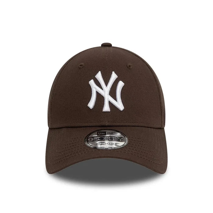 NEW ERA New York Yankees MLB League Essential Brown 9FORTY Adjustable Cap